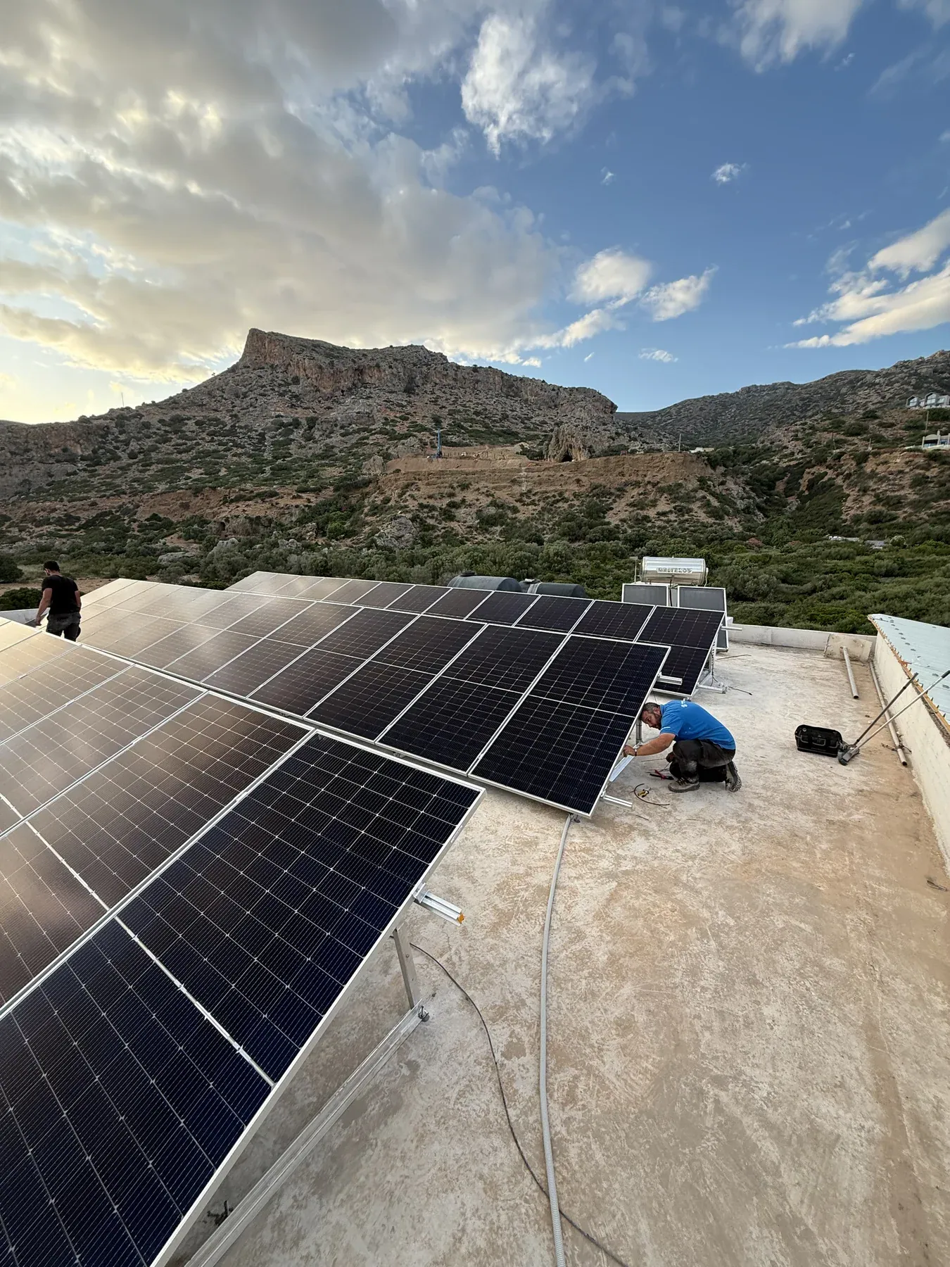 Εγκατάσταση φωτοβολταϊκού σταθμού 25 kW σε πρατήριο στην Παλαιόχωρα Χανίων