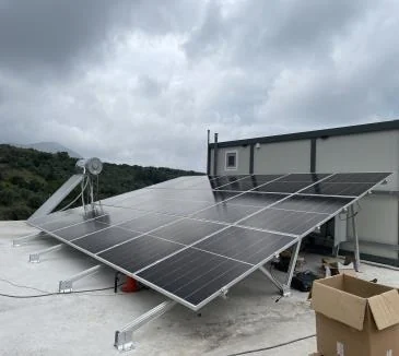 Αυτόνομο φωτοβολταϊκό 8 kW με μπαταρίες 15 kWh στον Κουρνά Κρήτης