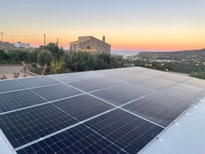 Οικιακή εγκατάσταση φωτοβολταϊκού 10 kW στο Σίσι Λασιθίου